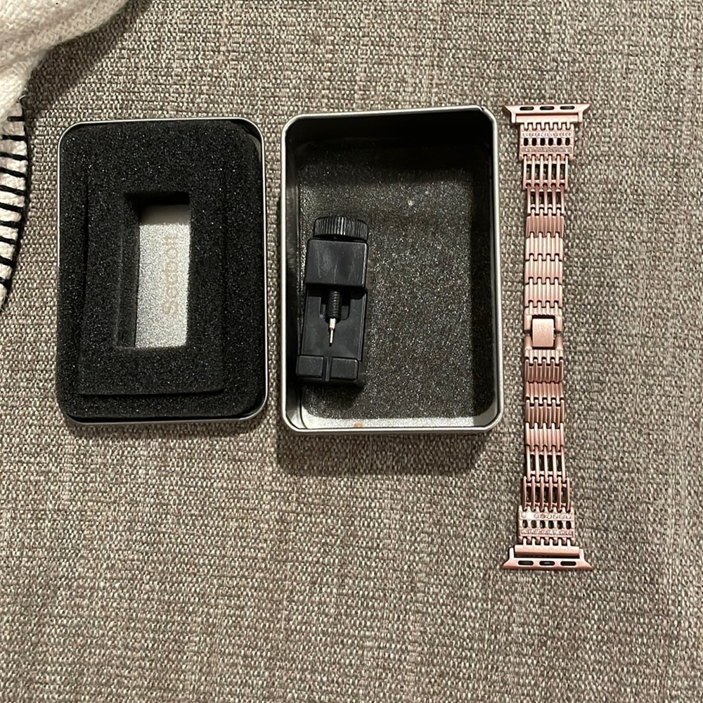 Secbolt Apple Watch Band - rose gold